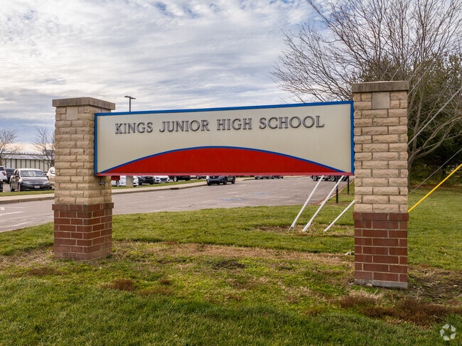 Kings Junior High School
Public Middle School
Kings Mills, Ohio