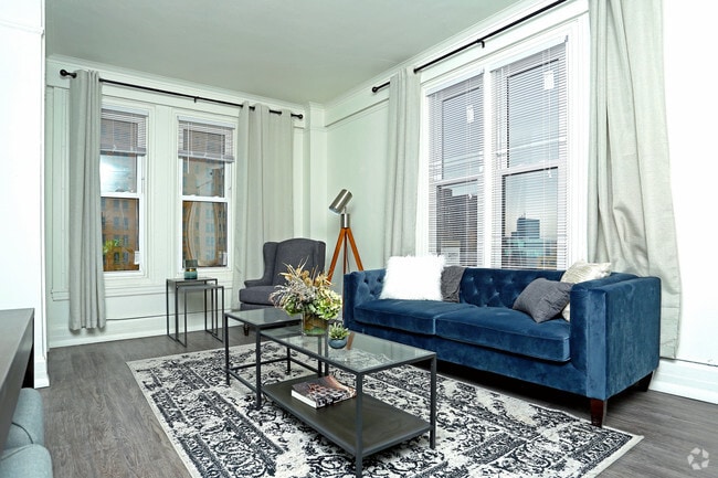 Briggs Houze, Detroit, MI 48226 - photo 2