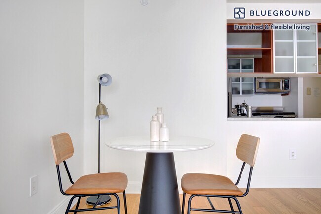 215 E 96th St unit FL21-ID688, New York, NY 10128 - photo 5