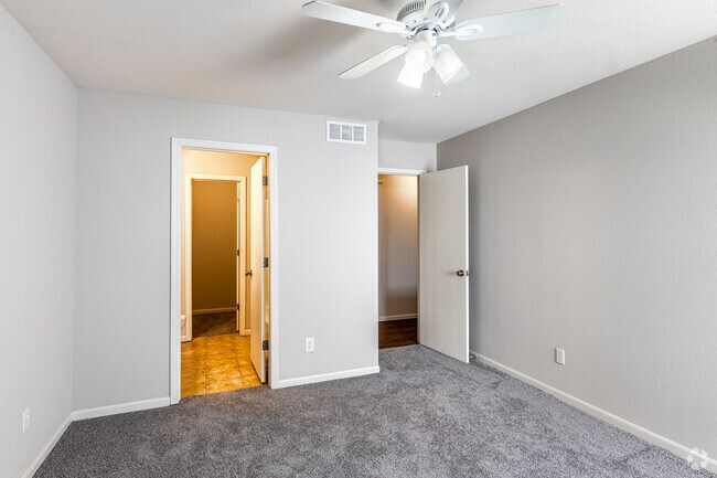 4BR, 3BA - 1813SF