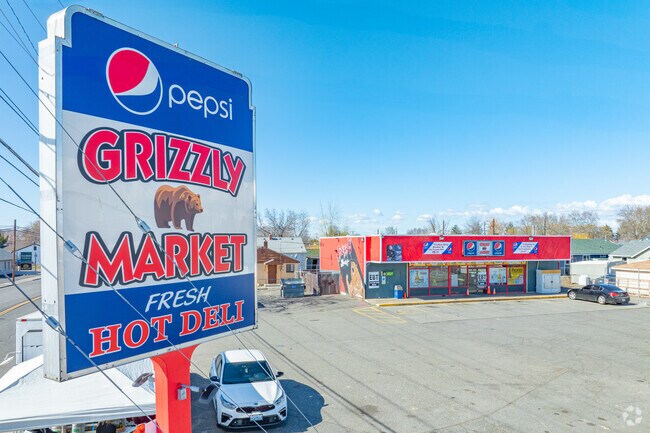 Grizzly Market is a Sunnyside local favorite pit stop for snacks and essentials.