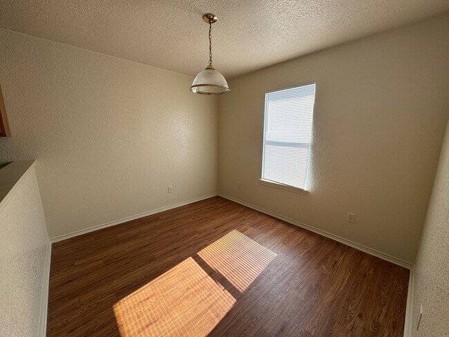 2808 Cantabrian Dr unit D, Killeen, TX 76542 - photo 6
