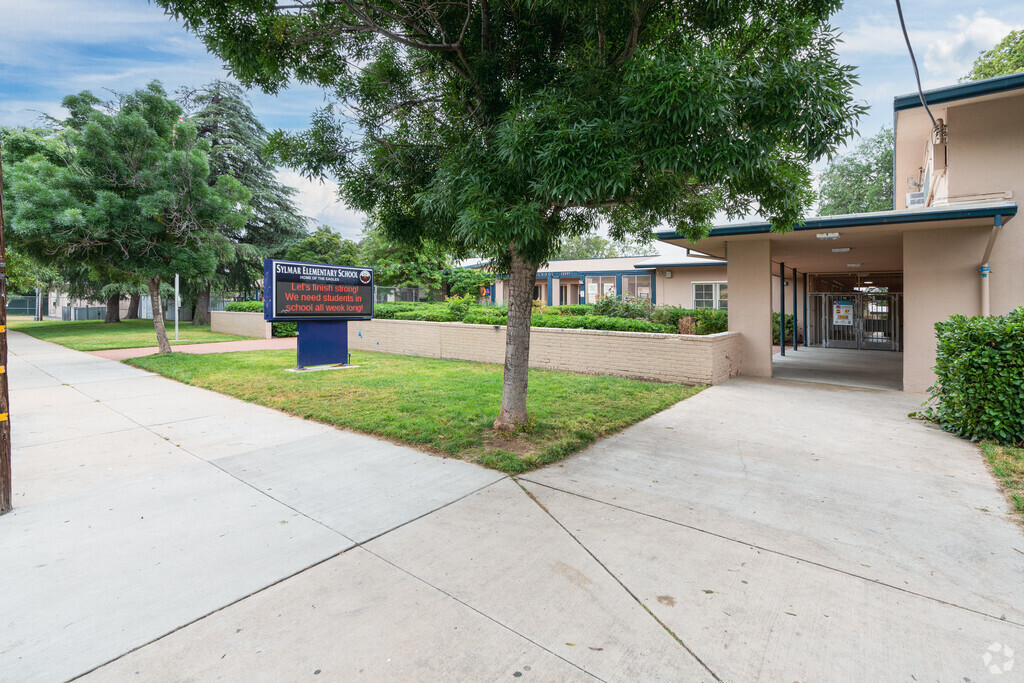 Sylmar Elementary School serves grades K-5 in Sylmar.