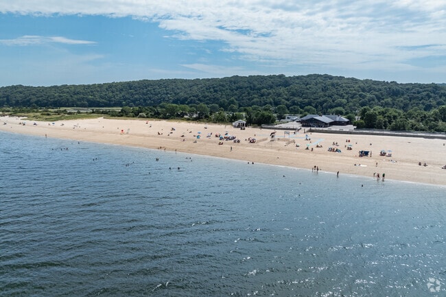 Its a beautiful summer day at Sunken Meadow State Park Beach.