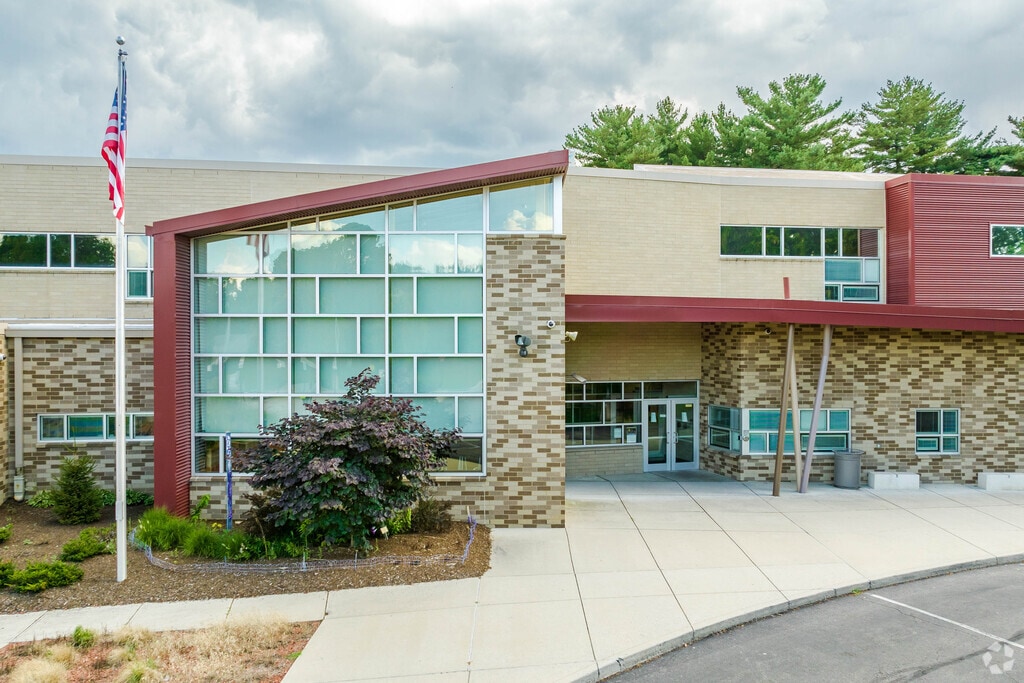 Olde Orchard Elementary School covers grades K-5th Grade.