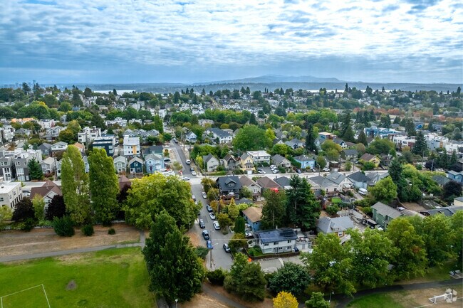Atlantic is a neighborhood in south Seattle with Lake Washington to the east.
