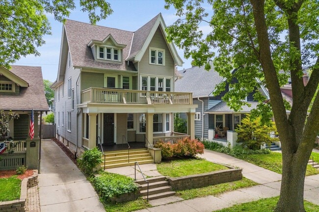 2856 N Frederick Ave unit 2858, Milwaukee, WI 53211 - photo 2