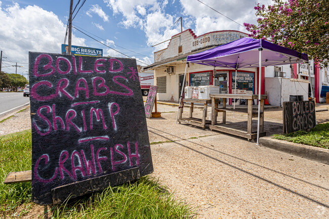 Jefferson Seafood Shack is the place for fresh or boiled & seasoned crawfish, crabs & shrimp.