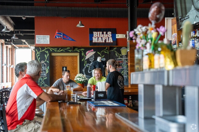 Steelbound Brewery is a comfortable atmosphere for a group of pals to sit and enjoy some good eats and even better drinks.
