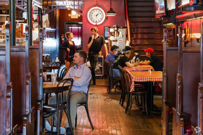 Smitty's Italian Steakhouse is serving up all your favorite pasta dishes.