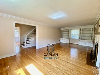 530 Bellevue Rd, New Haven, CT 06511