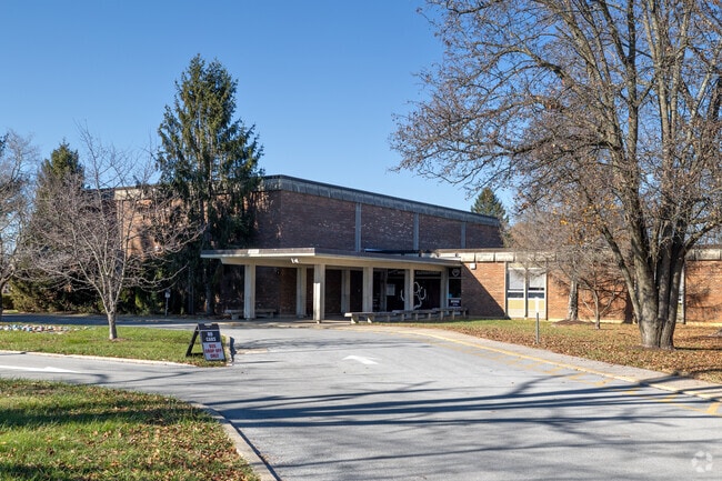 Norton Elementary School has 697 students from K-5th grade.