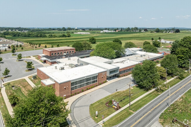 Pequea Elementary School has 384 students in grades K-6 with a student-teacher ratio of 17 to 1.