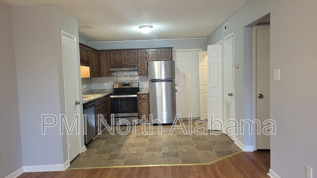 1221 Grant St SE unit 2, Decatur, AL 35601 - photo 4