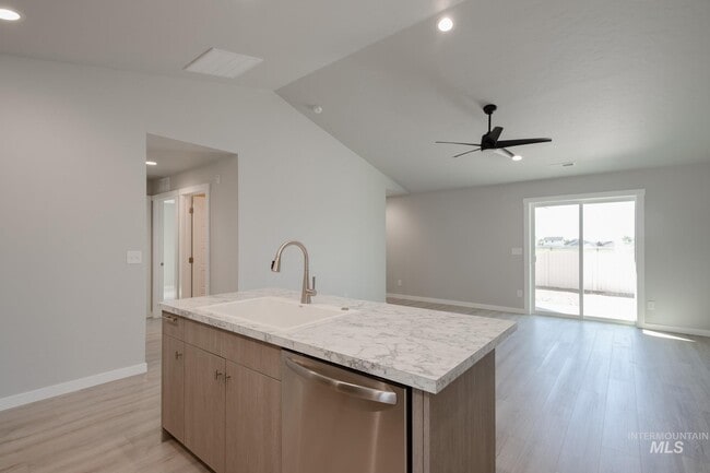 285 N Carnesbill Ave, Kuna, ID 83634 - photo 7