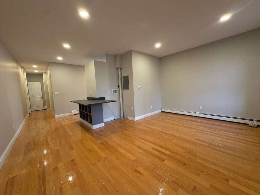 604 Chapel St unit 6, New Haven, CT 06511 - photo 1