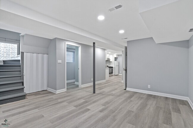 5329 N Central Ave unit 1, Chicago, IL 60630 - photo 5