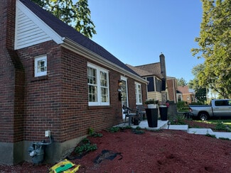 421 N Linden St, Itasca, IL 60143