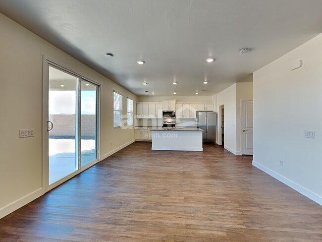 7483 S Via Bombachas, Tucson, AZ 85756 - photo 4