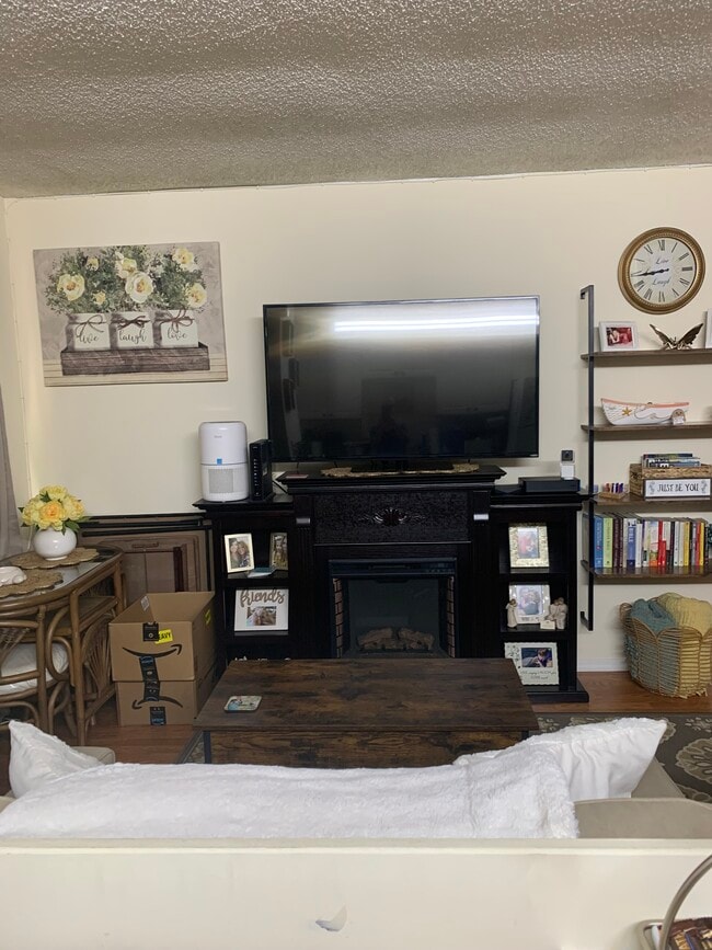 1061 SE Monterey Rd unit D, Stuart, FL 34994 - photo 4