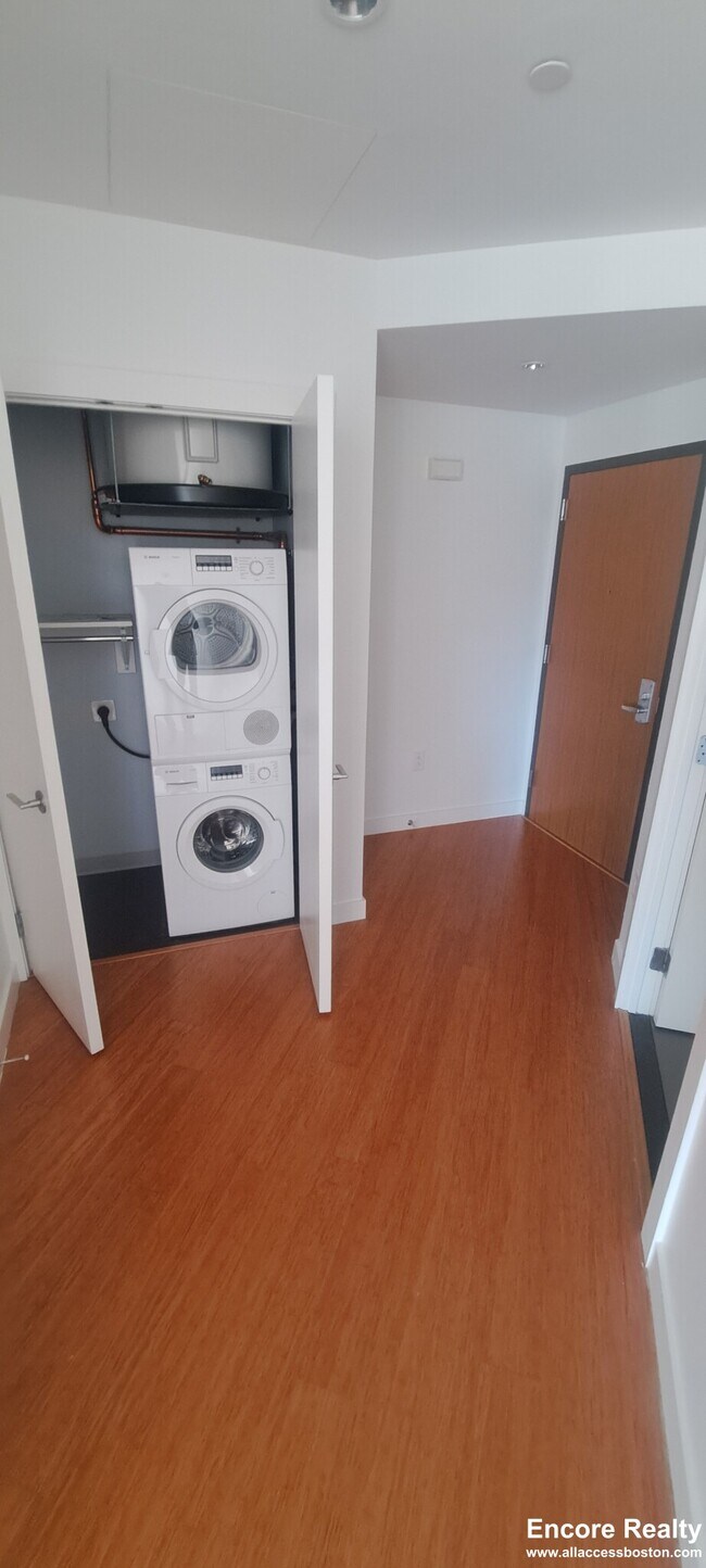 120 Kingston St unit 2208, Boston, MA 02111 - photo 3