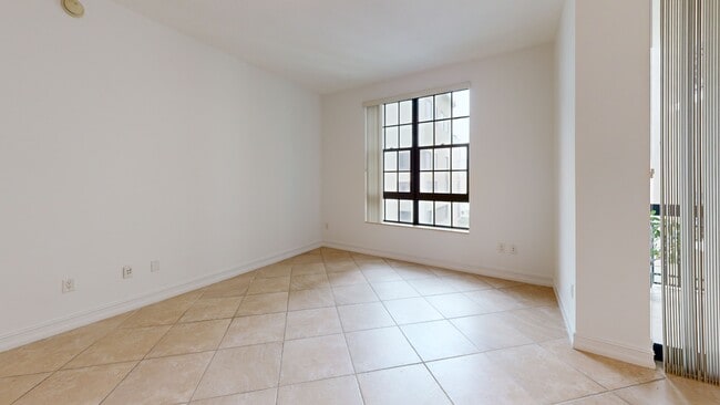 701 S Olive Ave unit 1027, West Palm Beach, FL 33401 - photo 2