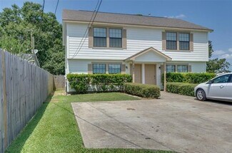 521 E House St Unit A, Alvin, TX 77511