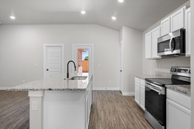 5633 Smith St, Lubbock, TX 79416 - photo 5