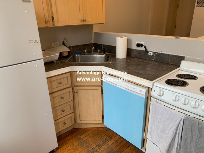 1066 Commonwealth Ave, Boston, MA 02215 - photo 5