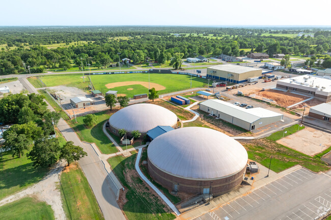 Dibble Middle School is located on a campus with the high school and elementary.