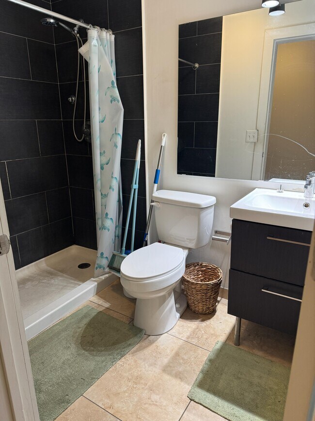 444 SW 3rd St unit 3, Miami, FL 33130 - photo 4