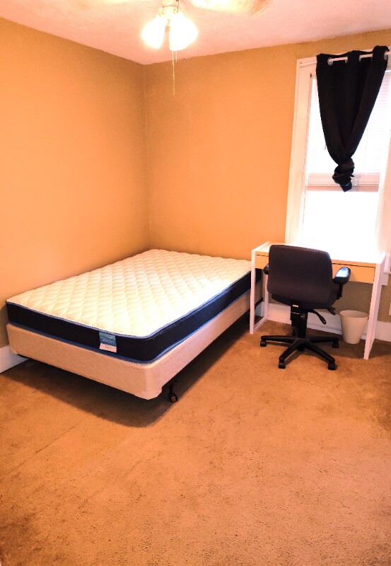 2951 N 51st St Unit Upstairs, Lincoln, NE 68504