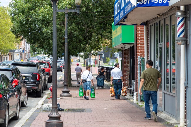 There are a variety of local shops to visit in downtown Lakewood.