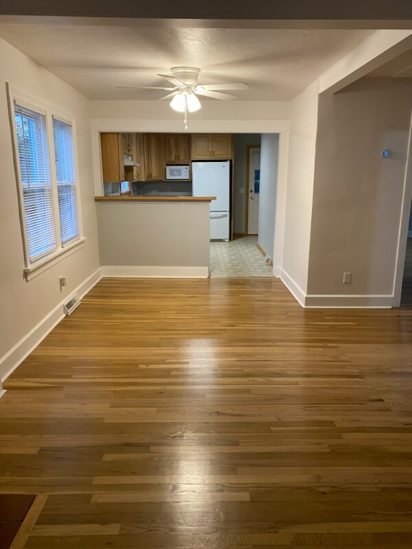 174 Lakewood Dr, Avon Lake, OH 44012 - photo 1