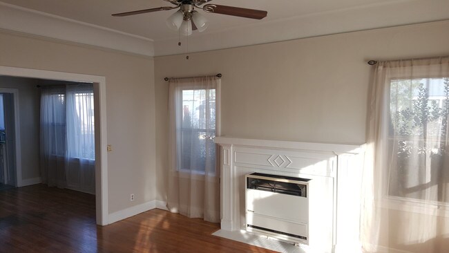 337 E 49th St unit 337, Los Angeles, CA 90011 - photo 2