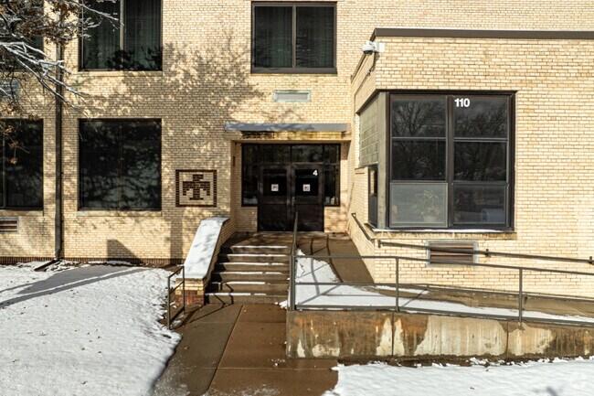 Here is the entry for Gardiner Elementary School.