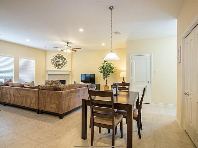 7923 Ashford Trace Dr, Houston, TX 77072 - photo 6