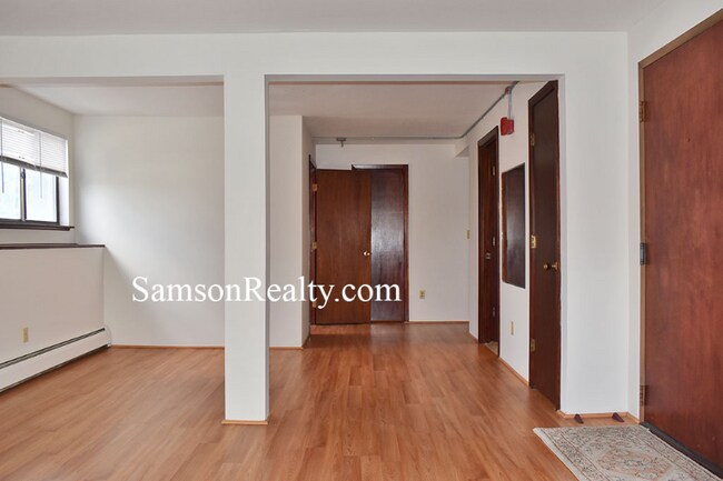 1 Woodward Ave unit 1, East Providence, RI 02914 - photo 4
