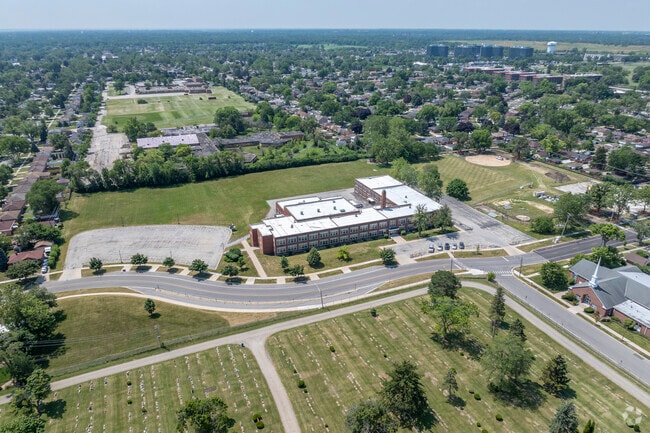 Westchester Intermediate School is conveniently located in a residential area.