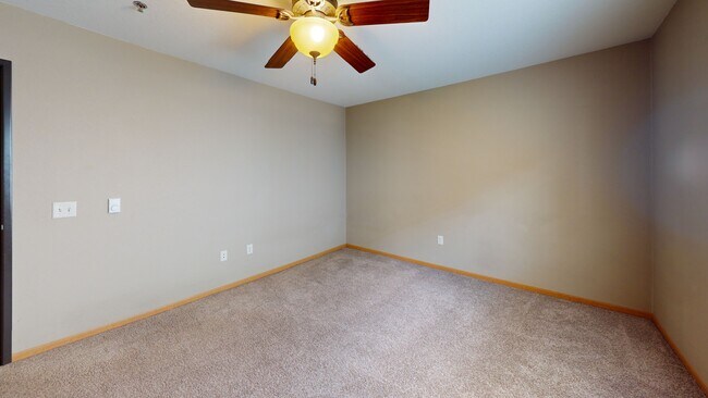 420 11th St N unit Apartment 1, La Crosse, WI 54601 - photo 6