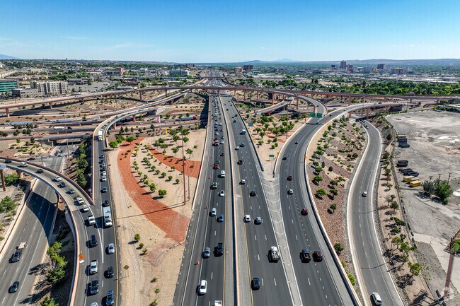 Clayton Heights-Lomas del Cielo  roads are linked to Interstate 25, which is the quickest way for locals to get to Santa Fe.