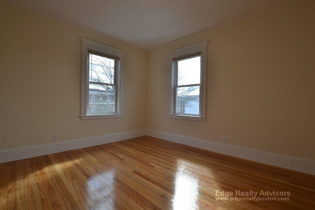 20 Claymoss Rd unit 2, Brighton, MA 02135 - photo 7