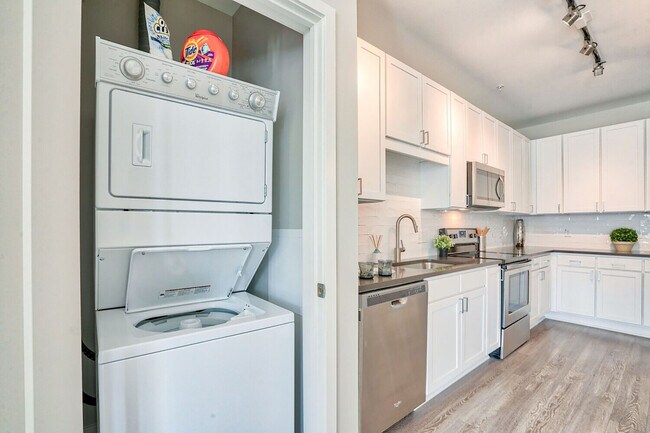 Ceylon, Clayton, MO 63105 - photo 4