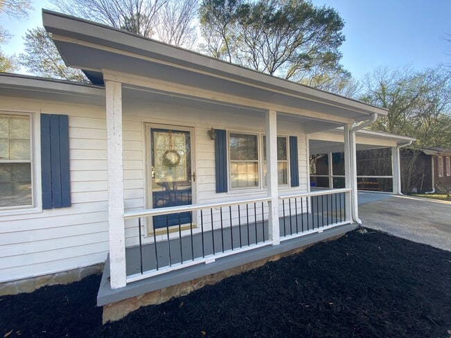 1015 Eastview Rd NE, Conyers, GA 30012 - photo 2