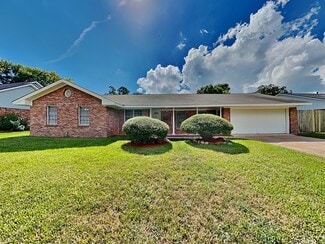 10222 Belfast Rd, La Porte, TX 77571