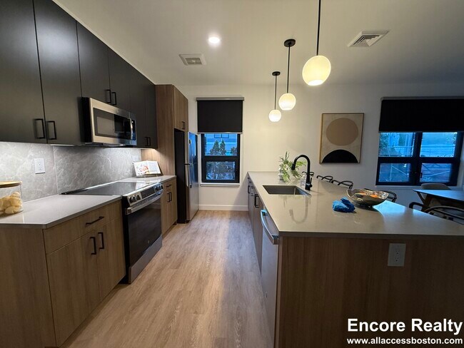 199 Gardner St unit 113, Boston, MA 02132 - photo 3