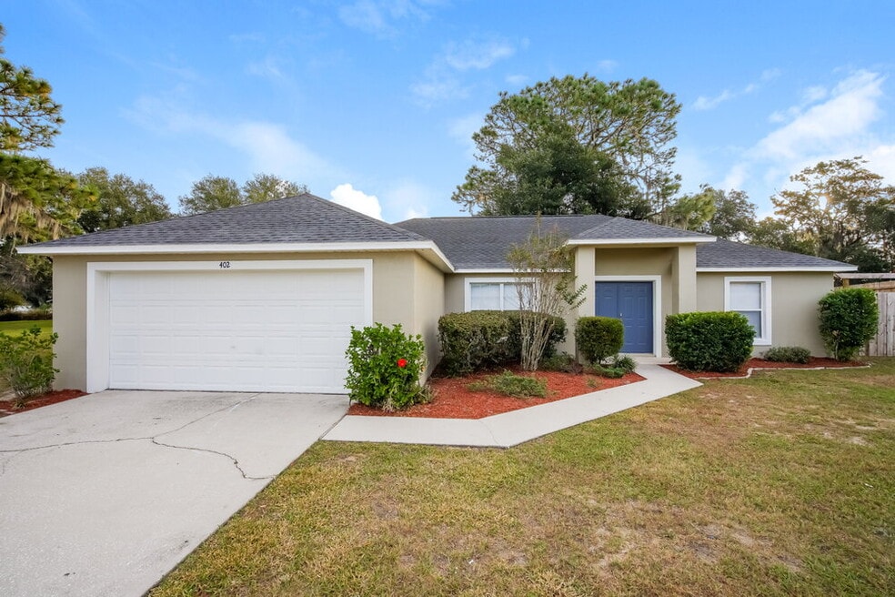 402 S Dixie Dr, Howey In the Hills, FL 34737 - photo 1