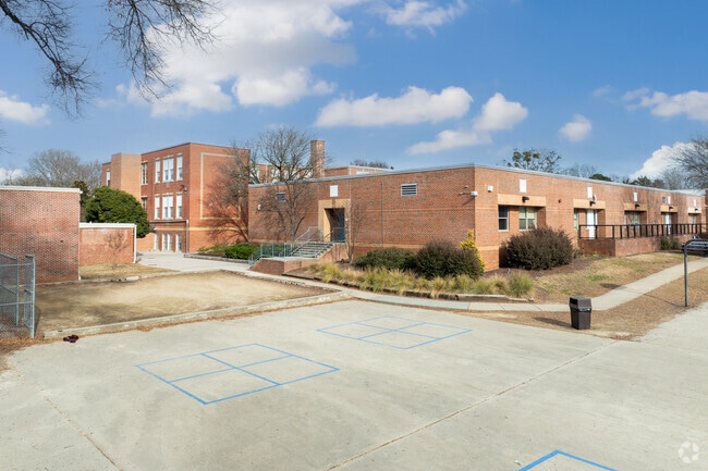 Hunter Magnet Elementary is located in downtown Raleigh,NC.