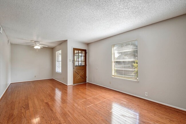 5423 Callaghan Rd, San Antonio, TX 78228 - photo 6