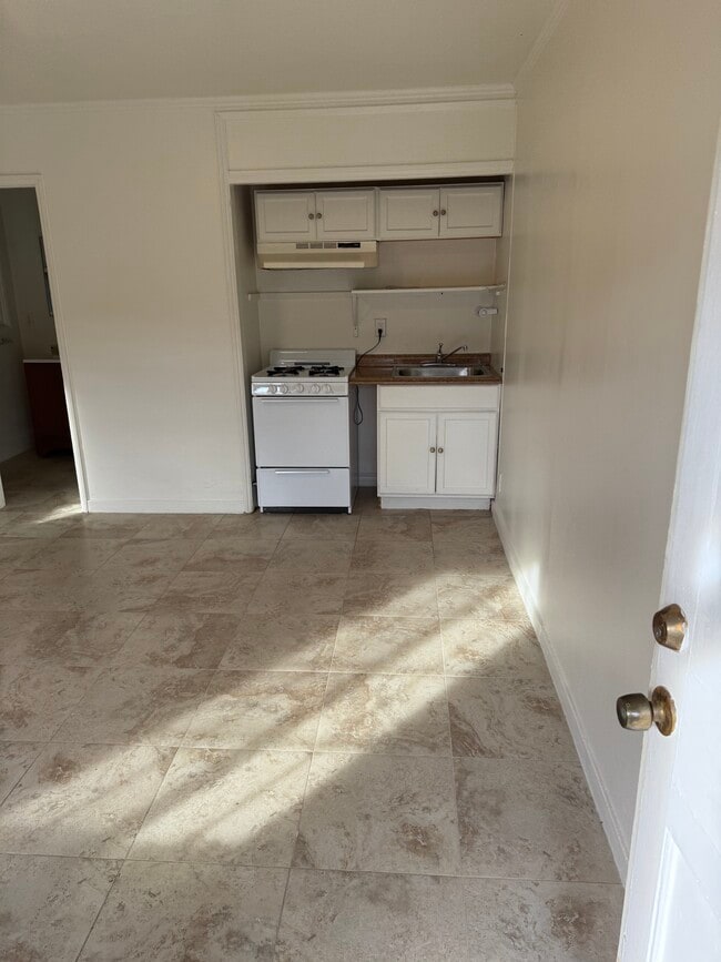 1445 E Woodbury Rd, Pasadena, CA 91104 - photo 4